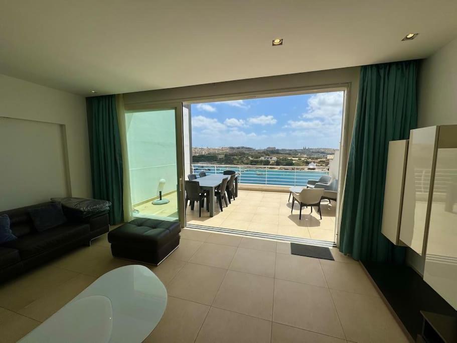 Penthouse -Centre Of Sliema - Best View In Malta Exterior foto