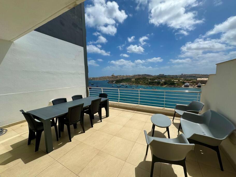 Penthouse -Centre Of Sliema - Best View In Malta Exterior foto