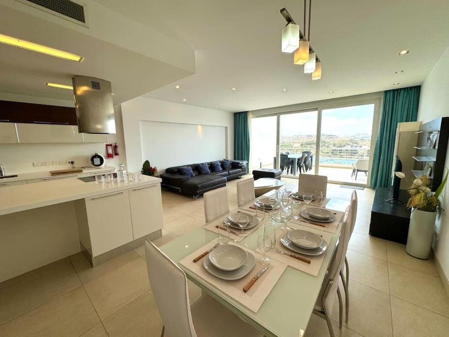 Penthouse -Centre Of Sliema - Best View In Malta Exterior foto